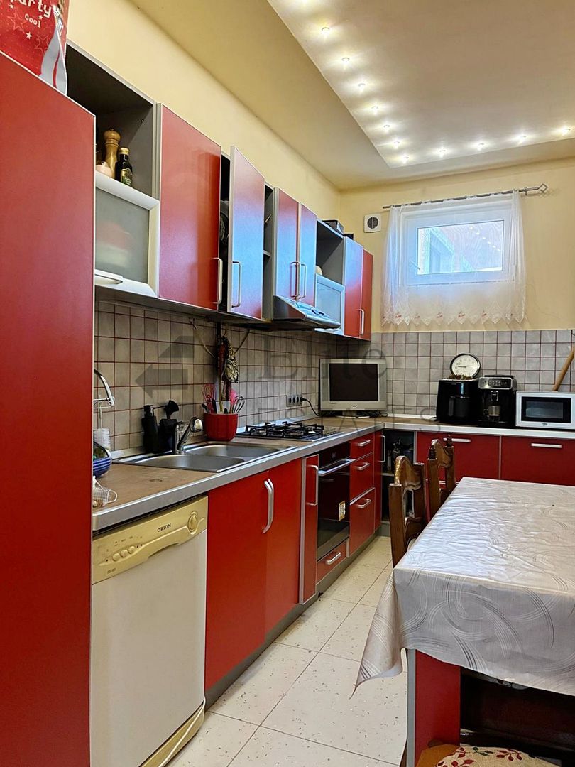 Casa singura in curte ultracentral in Oradea - Poză 8