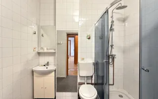 Bloc tip asociatie - zona Kiriac. 4 camere, 3 balcoane. Garaj si boxa. - Poză 11