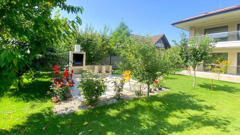 Vânzare vilă 8 camere | Grădină 500mp | 3 locuri de parcare - Poză 7