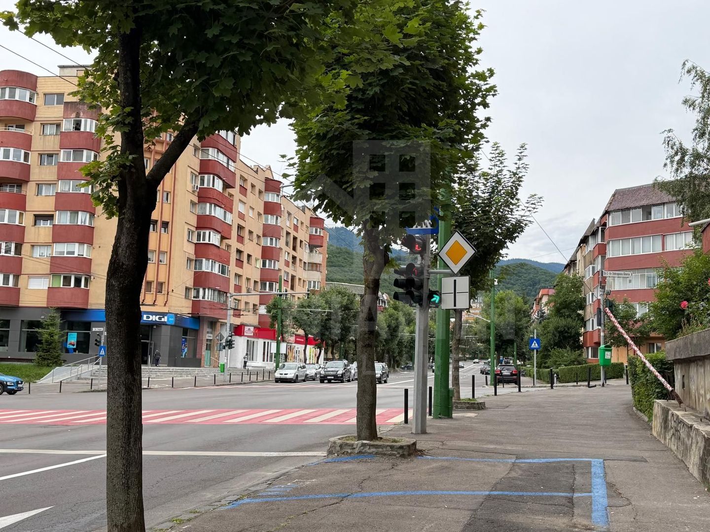 Spatiu Comercial-Bld Muncii 40-Fix in intersectie-Zona buna-Liber - Poză 2