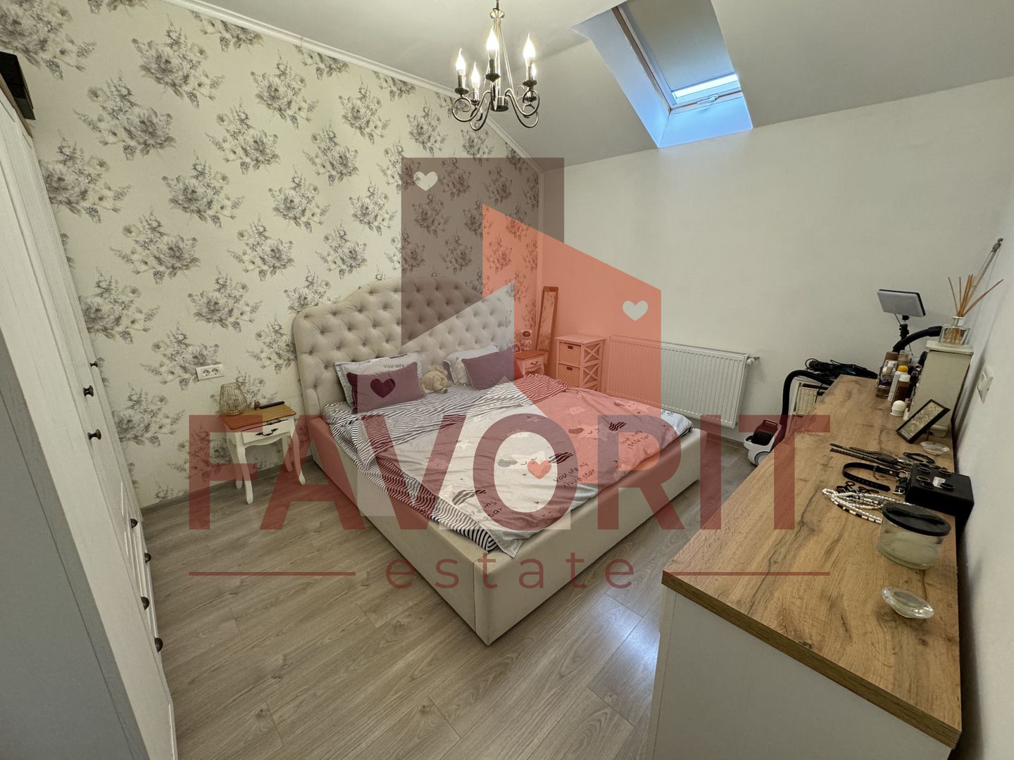 Mobilat si utilat. Pozitie excelenta. Villa construita in 2017 - Poză 8