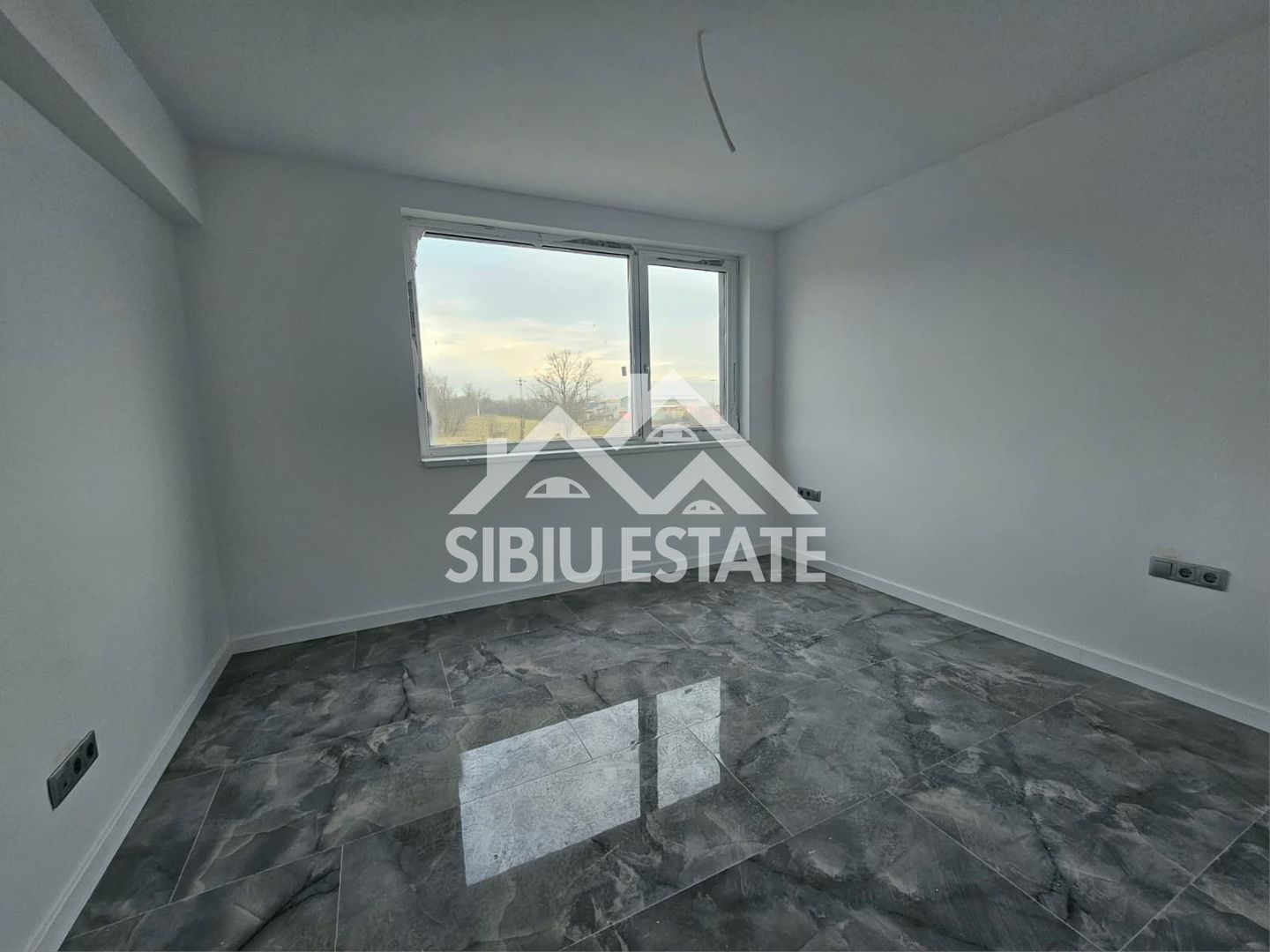 Casa de mutat 4 camere, 2 bai Sibiu Vest - Poză 8