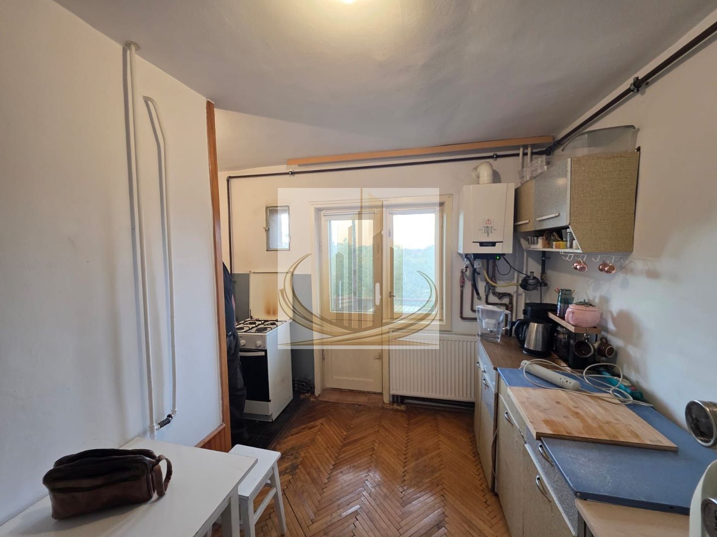 Apartament spațios cu 2 camere, și centrală proprie, Bucovina - Poză 4