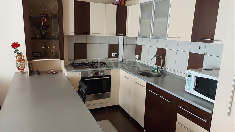 Apartament cu 3 camere de vânzare în zona Eroilor, Floresti - Poză 4