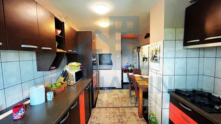4-Camere-81mp-Utili-2-Balcoane-Lift-Mobilat-Utilat-Parcare-Triaj - Poză 12
