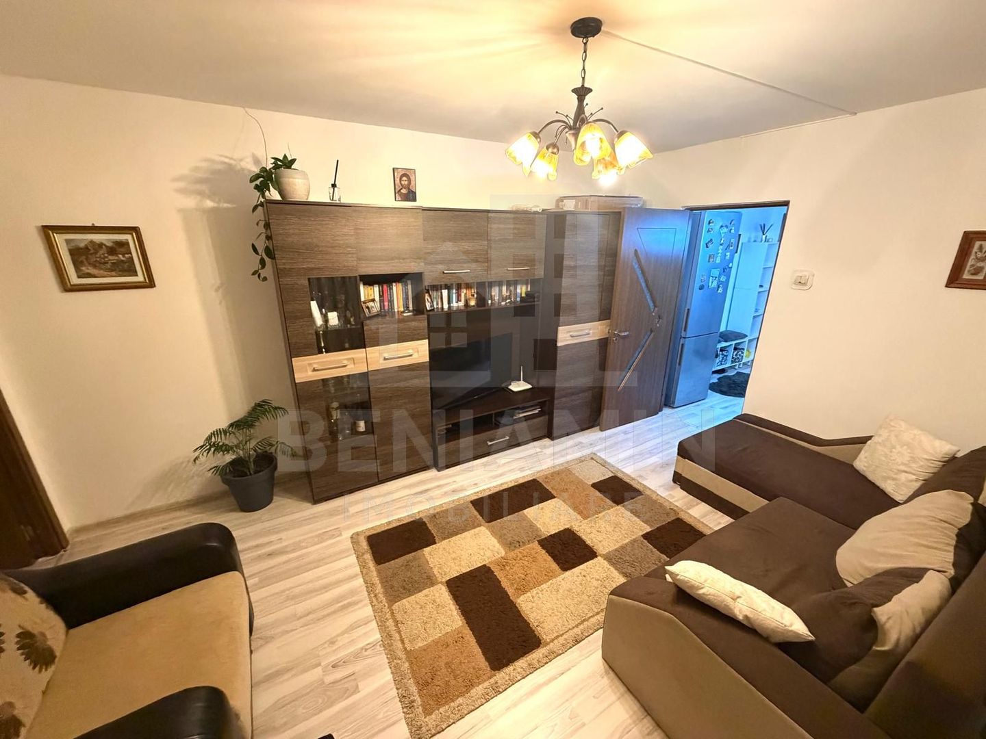 3 camere semidecomandat etaj 3 mobilat utilat - Valea Rosie - 69mp - Poză 1