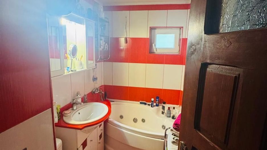 APARTAMENT 4 CAMERE NUFARUL ETAJ 3 - Poză 6