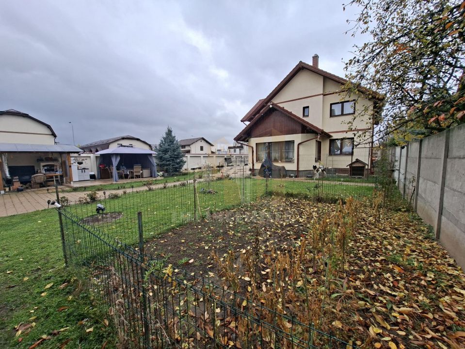 Casa individuala Tractoru zona Socec Brasov - Poză 2