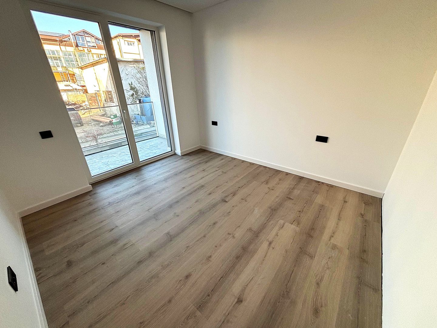 Apartament PREMIUM 3 camere cu GARAJ si boxa - zona Centrala - Poză 8