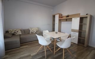 Casa cu 3 camere, locuri de  parcare, curte - Poză 3