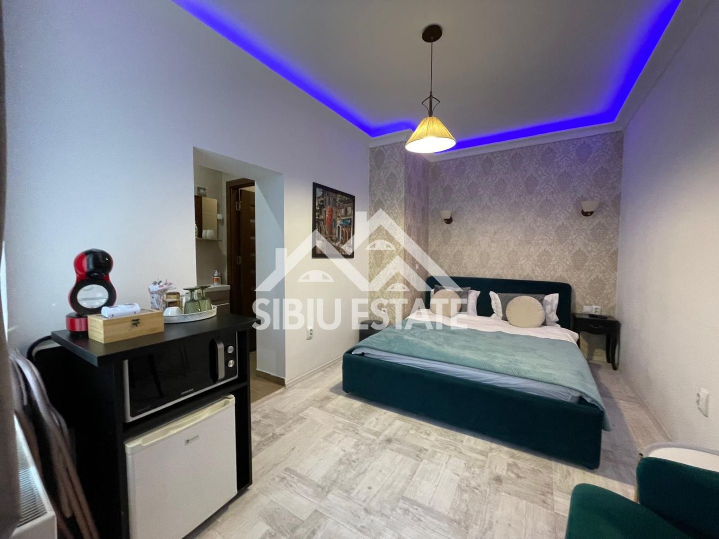 Afacere la cheie 2 unitati de cazare in regim hotelier ULTRACENTRAL - Poză 2