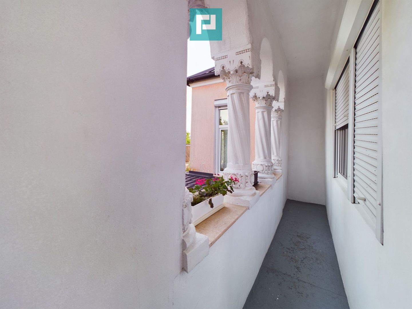 Casă clasică în Chișineu-Criș - Poză 13