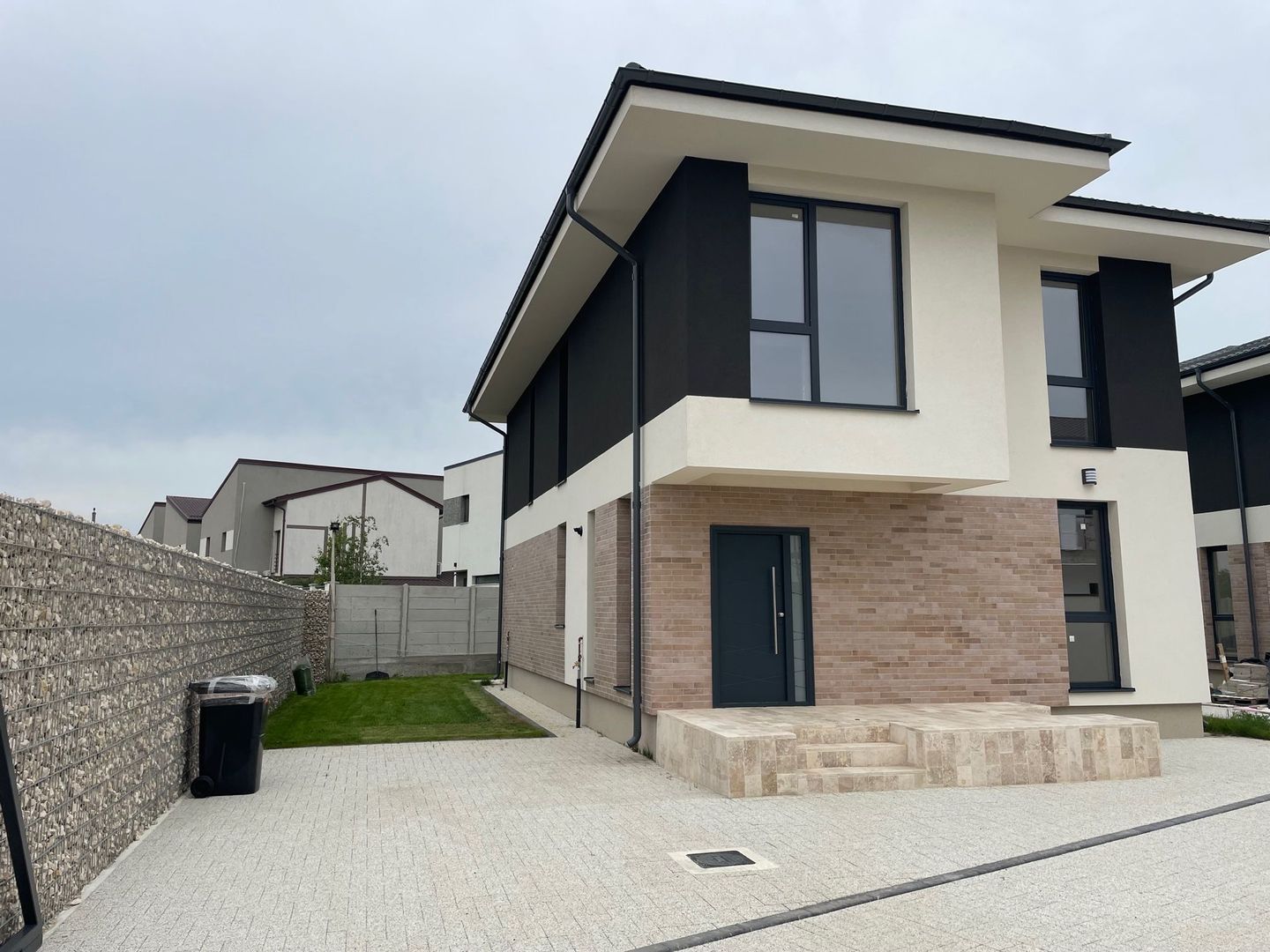 Ultima vila Tunari, zona BUNA, UTILITATI, Calitate,  0% comision - Poză 1