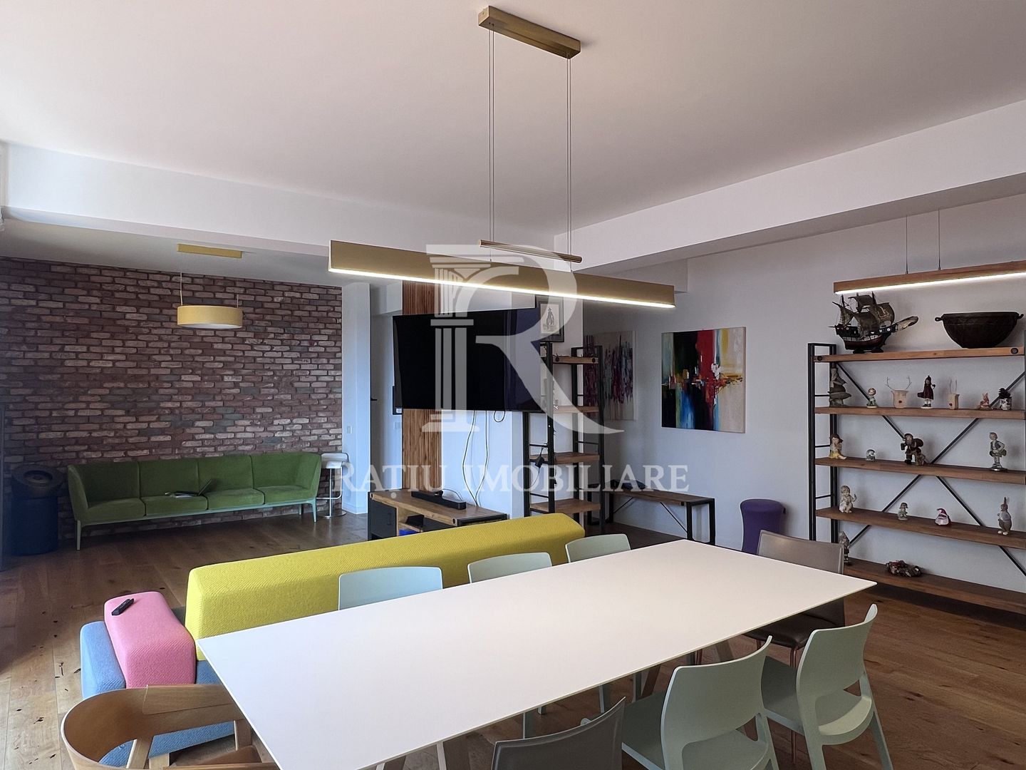 Penthouse cu Design Eclectic | Central | Panoramă Unică | Oradea - Poză 2