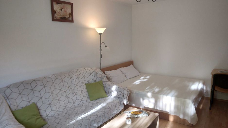 Garsoniera mobilata etaj 1, parcare, metrou 5 min, Valea Ialomitei - Poză 4