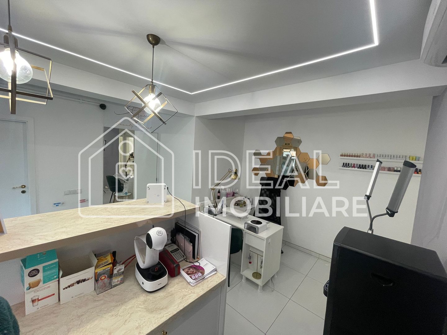 Spatiu Comercial cu 4 locuri de parcare, in Cartierul Arhitectilor - Poză 1