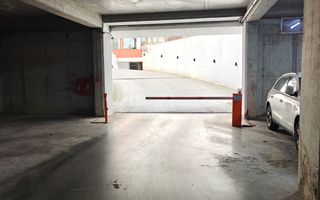 Apartament cu 3 camere – 13 Decembrie,  Coresi la 5 minute pe jos. - Poză 19