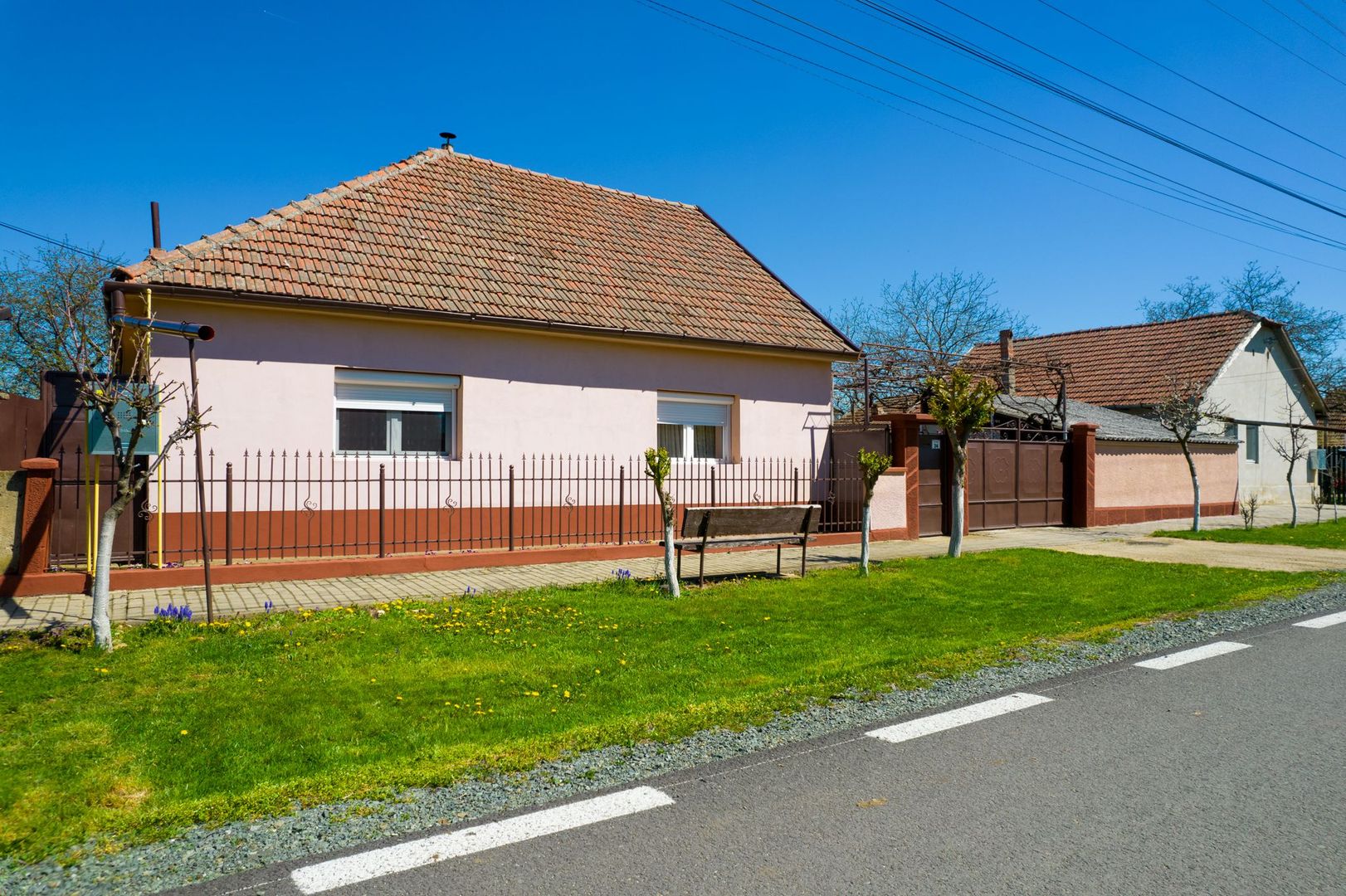 Casă cu grădina în Curtici - Poză 11