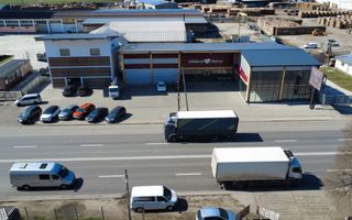 Showroom cu cladire de birouri | stradal | Roman/Neamt - de vanzare - Poză 1