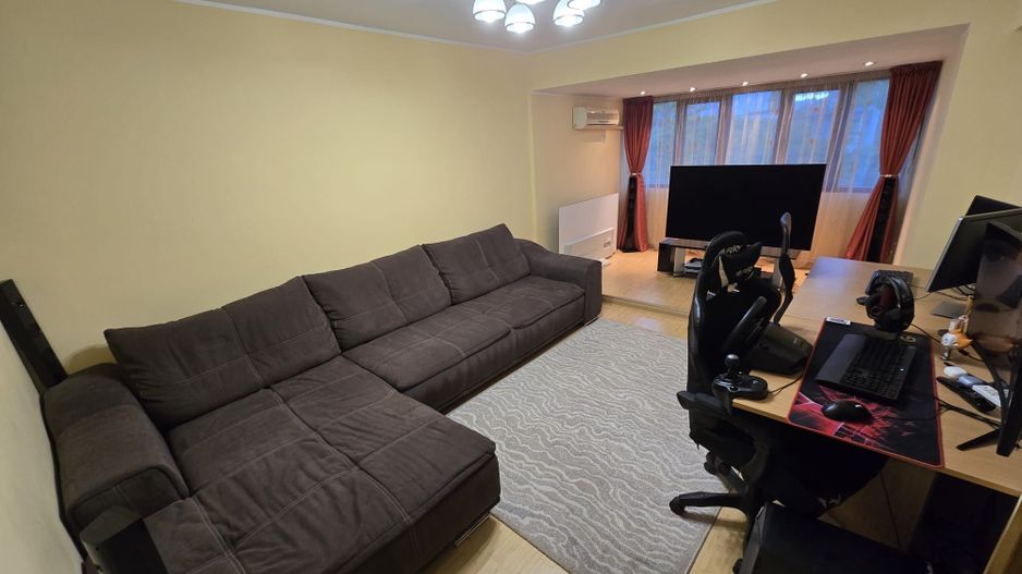 Apartament 3 camere, decomandat,  Micro 13B - Poză 1