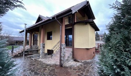 Casa cu piscina Fermelor 840mp teren  285.000€