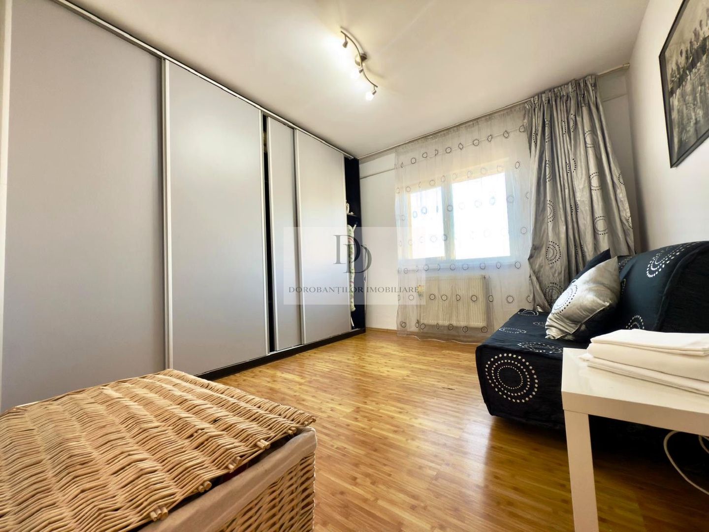 Închiriere apartament 3 camere – Calea Dorobanților-Parcare exterioară - Poză 9