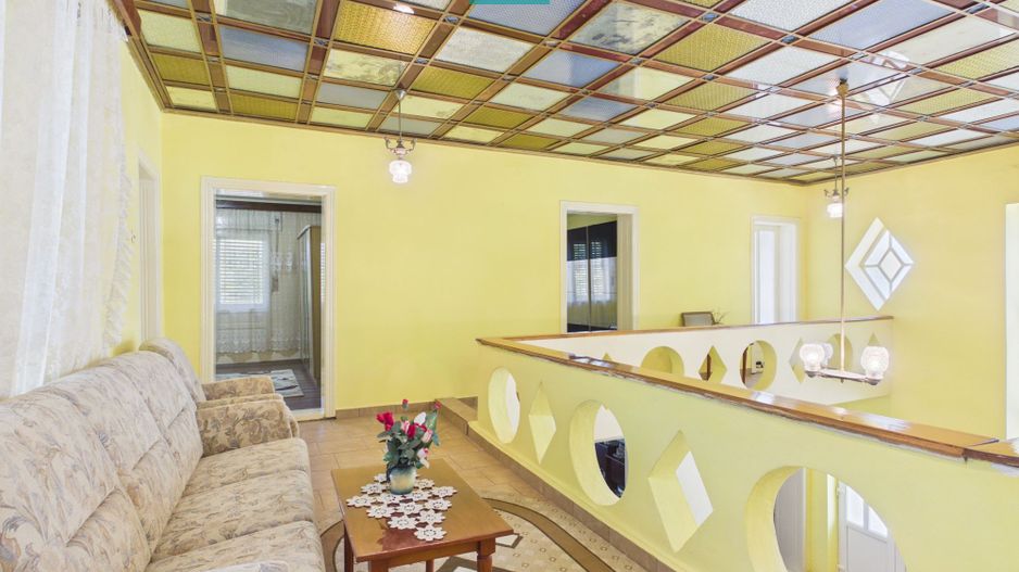 Casă/vilă cu 10 camere – Ineu, centru - Poză 7