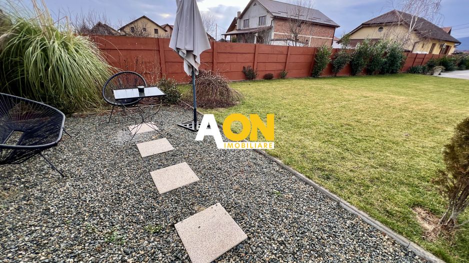 Casa de vanzare - 5 Camere, 2 Bai,  Garaj, 1000mp Teren - Poză 45