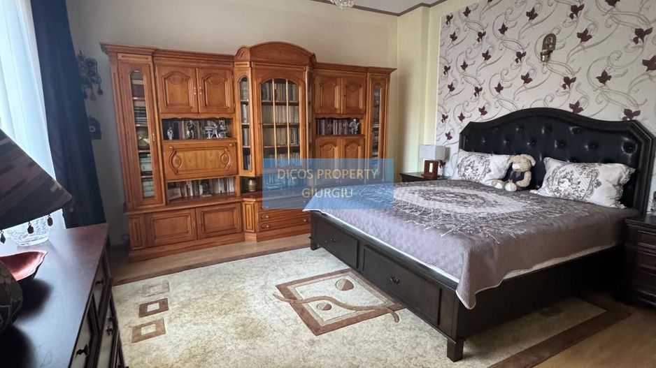 Casă de vânzare pe strada Tudor Vladimirescu - Poză 3