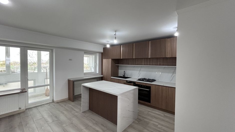 De vanzare apartament Samantha Urcator zona Polivalenta - Poză 2