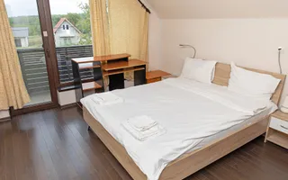 Vilă 5 dormitoare, 4 băi, 2 248mp teren, piscină. Preț: 229 000 E. - Poză 36