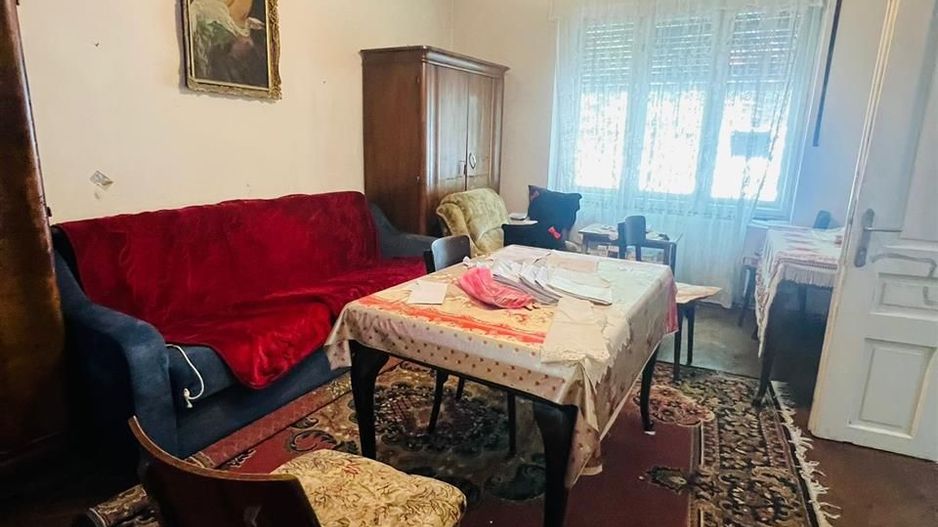 Apartament cu 2 camere la casa zona centrala - Poză 3