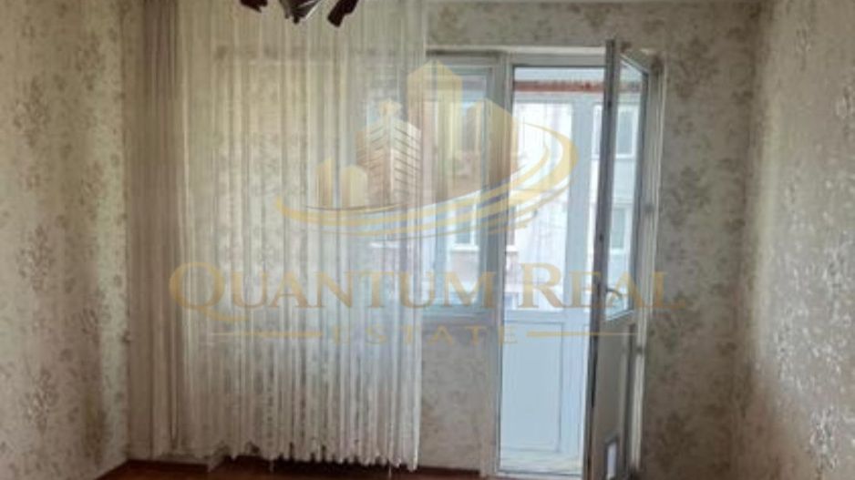 Vanzare apartament 3 camere decomandat-LOC DE PARCARE-RAHOVA-OFERTA! - Poză 1