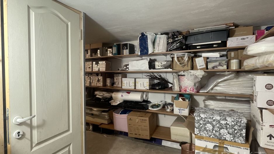 Clădire cu destinație comercială, situată într-o zonă Centrala! - Poză 8