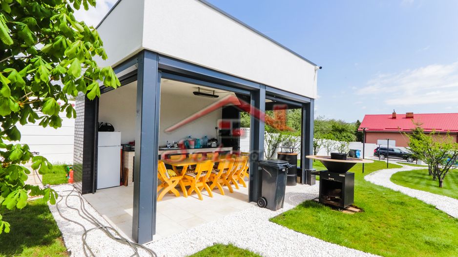 VILĂ MODERNĂ DE LUX CU PISCINĂ, FOTOVOLTAICE ȘI FOIȘOR – BREAZA - Poză 79