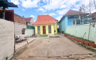 CASĂ DE VÂNZARE ÎN SIBIU, SINGUR ÎN CURTE, 4 CAMERE, 2 BĂI, RENOVATĂ - Poză 19