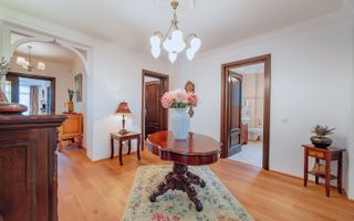 Proprietate de lux în Ghimbav, la doar 10 minute de Brașov - Poză 4