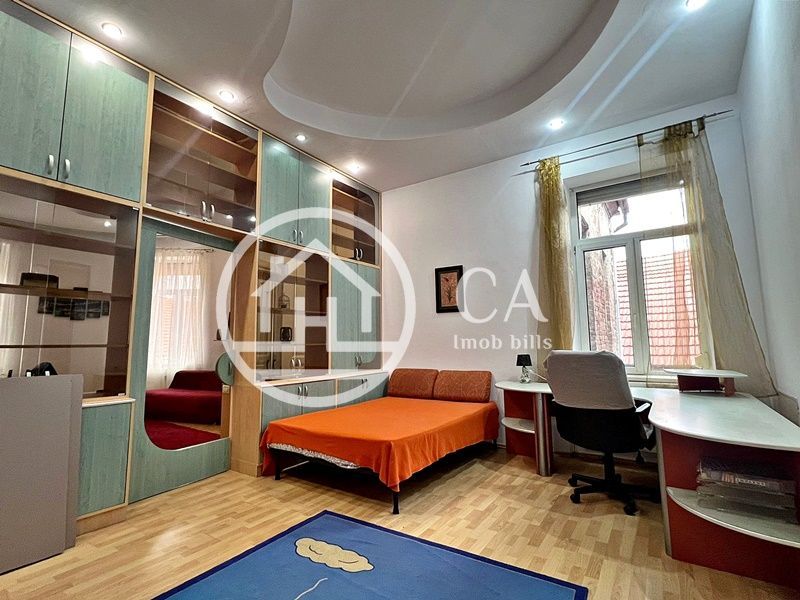 Apartament de vânzare cu 3 camere în zona Ultracentrală, Oradea - Poză 3