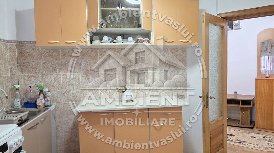 Apartament cu 2 camere, mobilat și utilat, cu GARAJ, VASLUI - zona AUROCOR GARĂ; - Poză 6