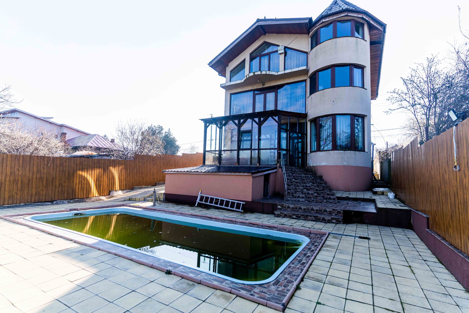 Casă / Vilă cu 6 camere de vânzare în Balotesti - Poză 1