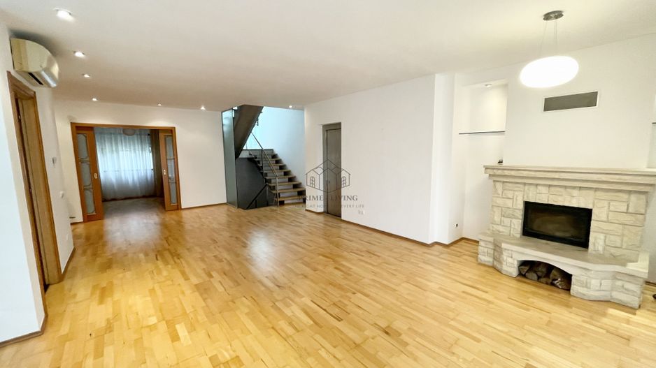 VILA CU 7 CAMERE IN COMPLEX REZIDENTIAL IN IANCU NICOLAE - Poză 1