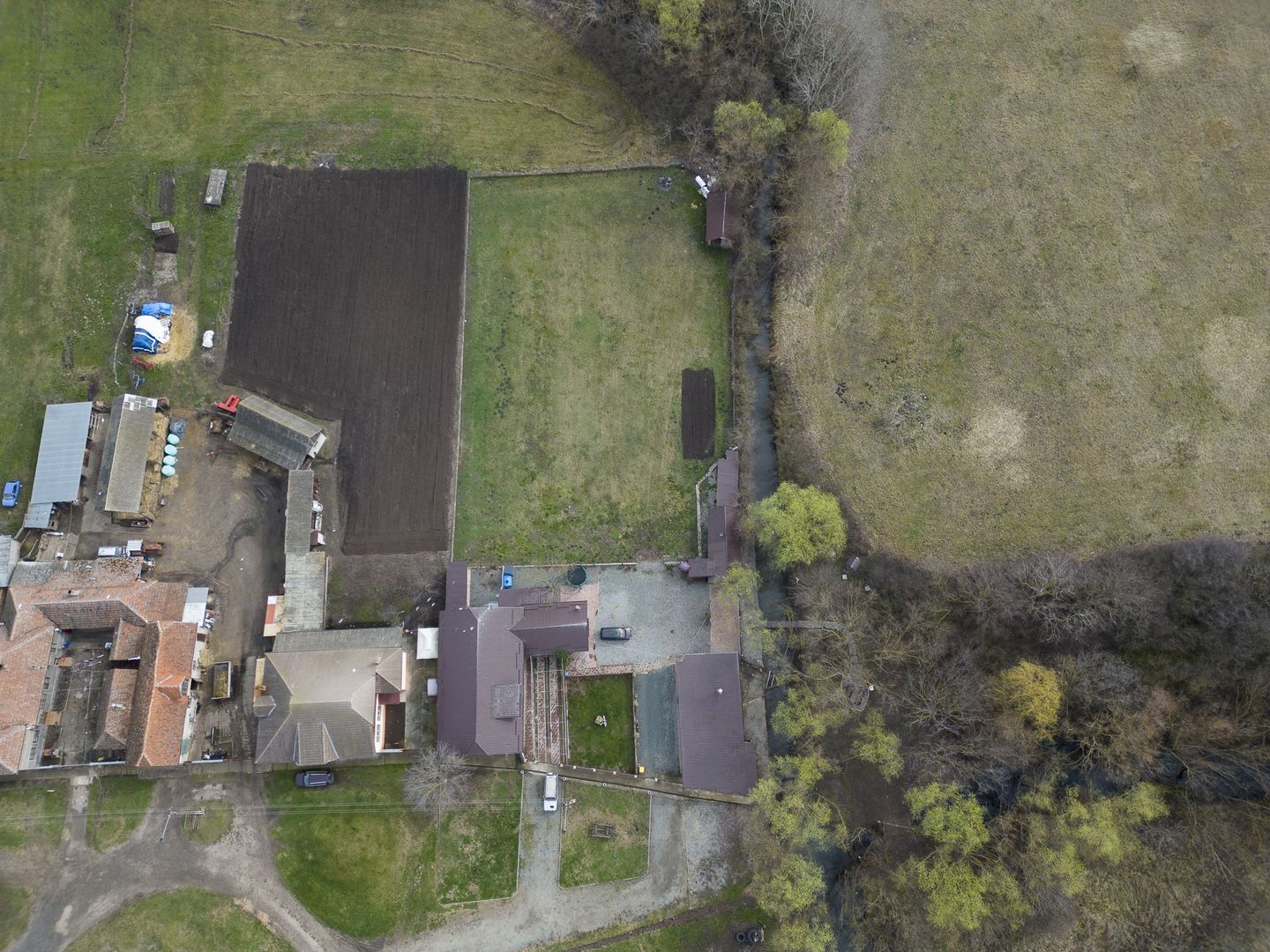 Proprietate imobiliară cu potențial extraordinar! - Poză 63