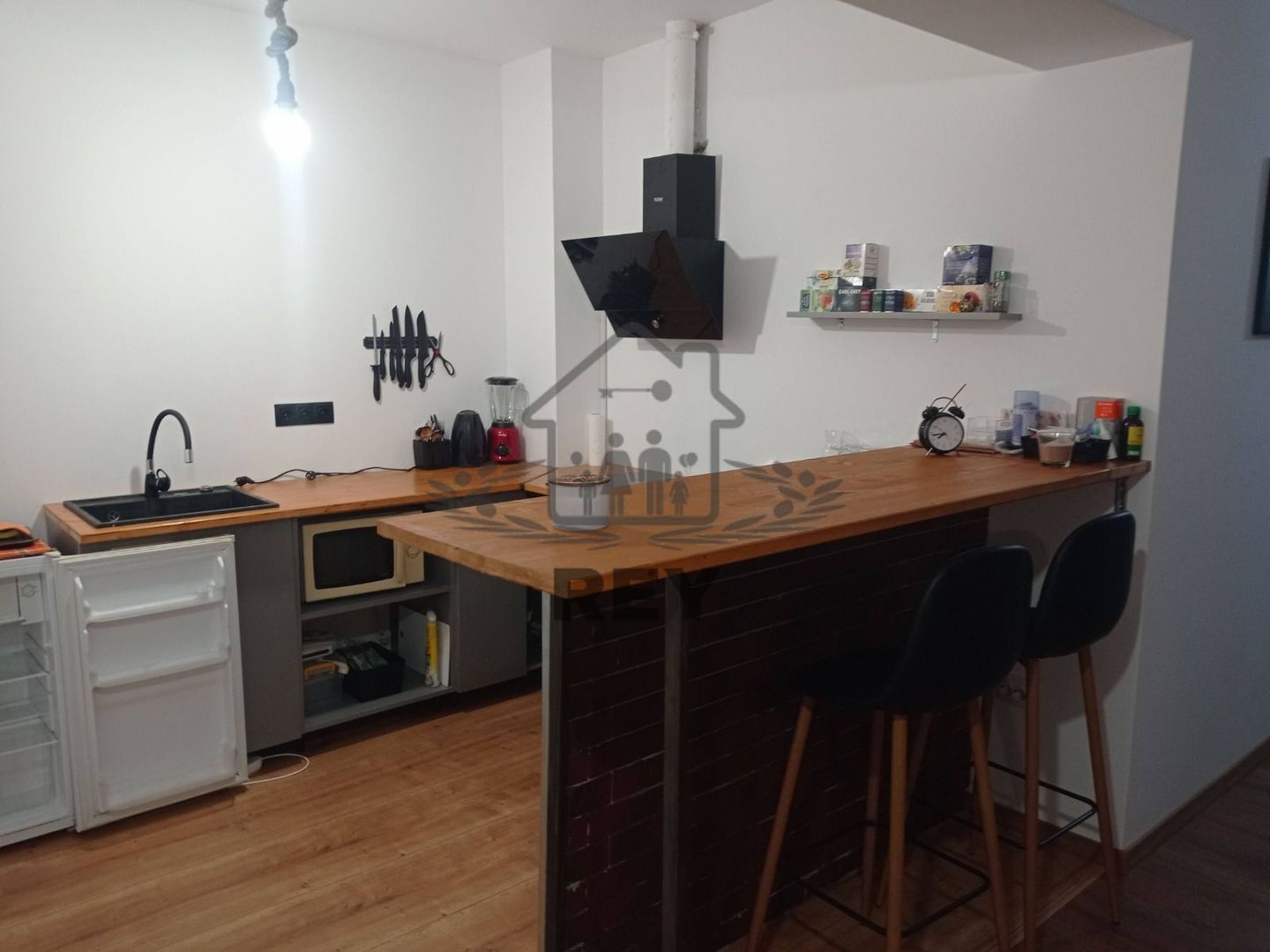 Apartament modern cu 3 camere de vanzare zona Turnisor - Poză 1