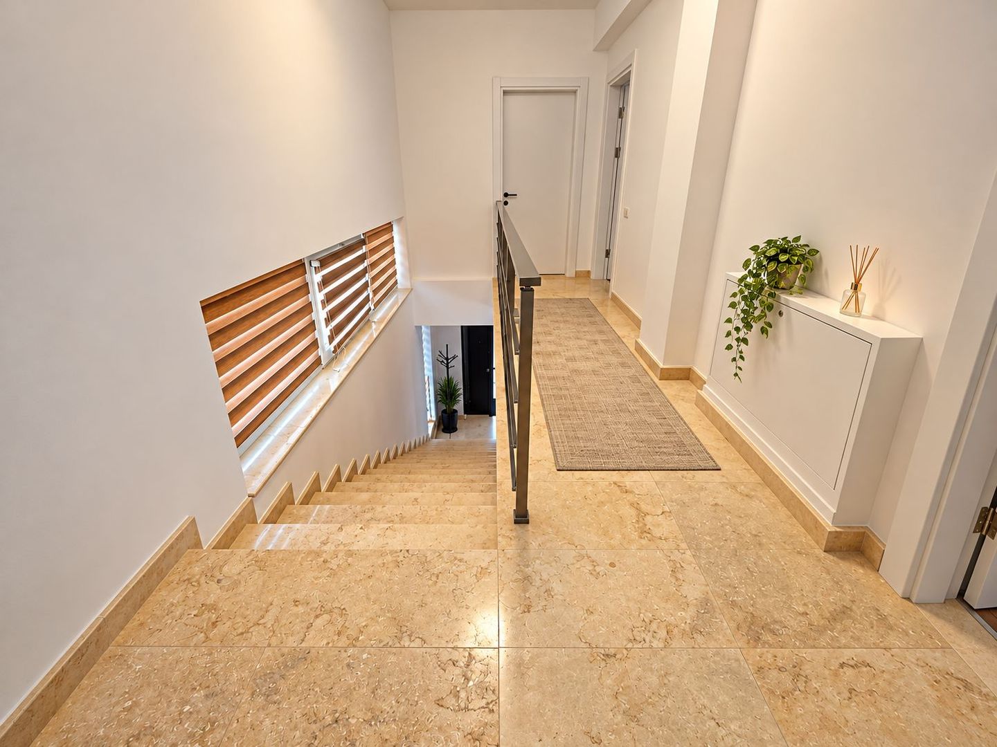 Casă de închiriat Tunari AeroCity, 3 dormitoare, 3 băi, curte 400m - Poză 11