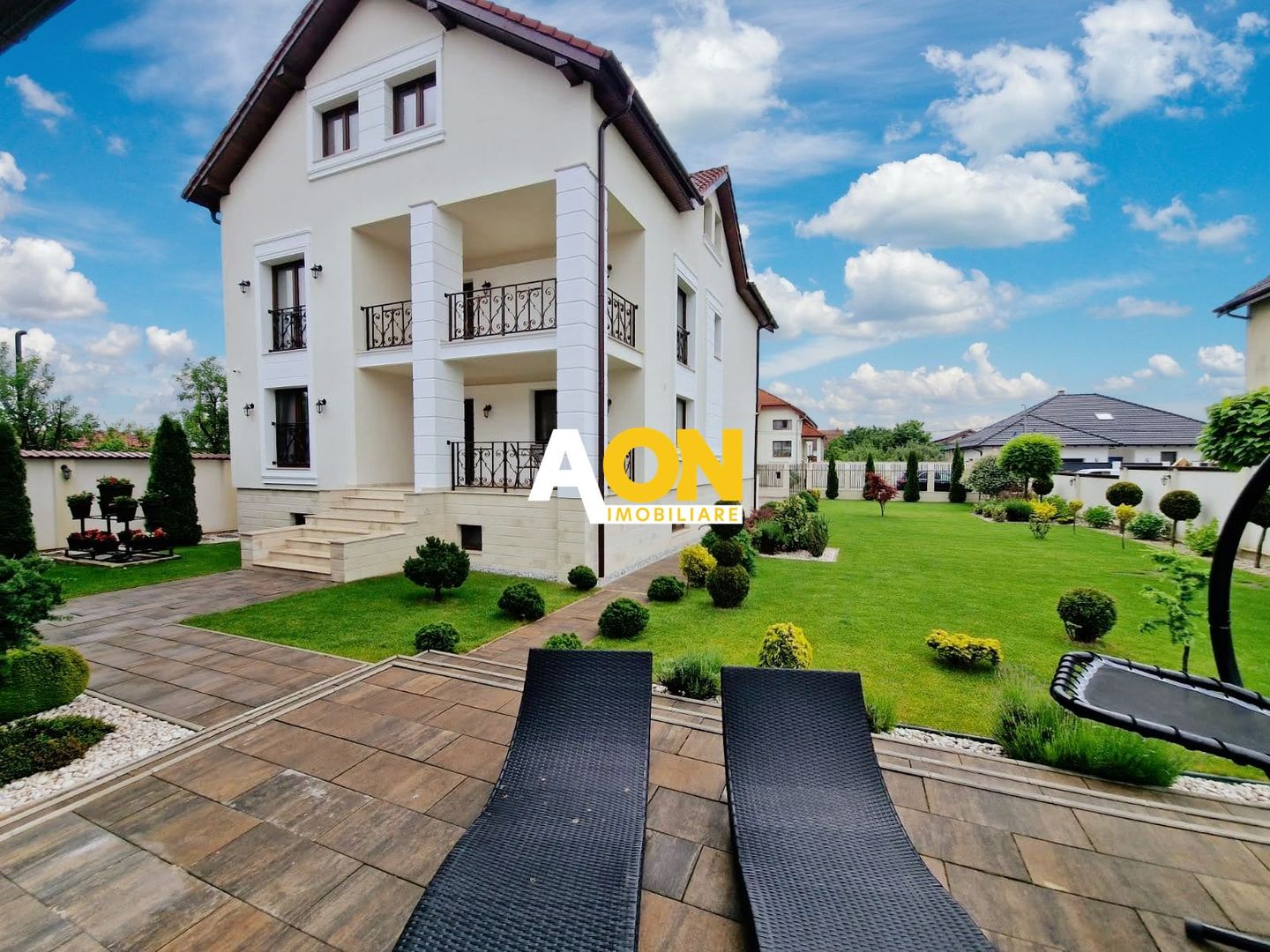 Casa de lux, 1000 mp teren, toate utilitatile, cartierul Cetate - Poză 2