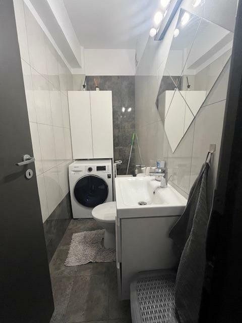 Casa 4 camere cu terasa si loc de parcare subteran - Poză 7