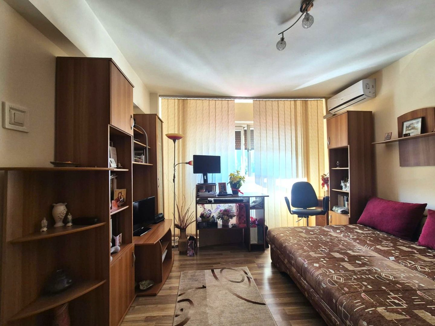 Exclusivitate - Apartament pretabil locuit, toate facilitătile in apropiere - Poză 13