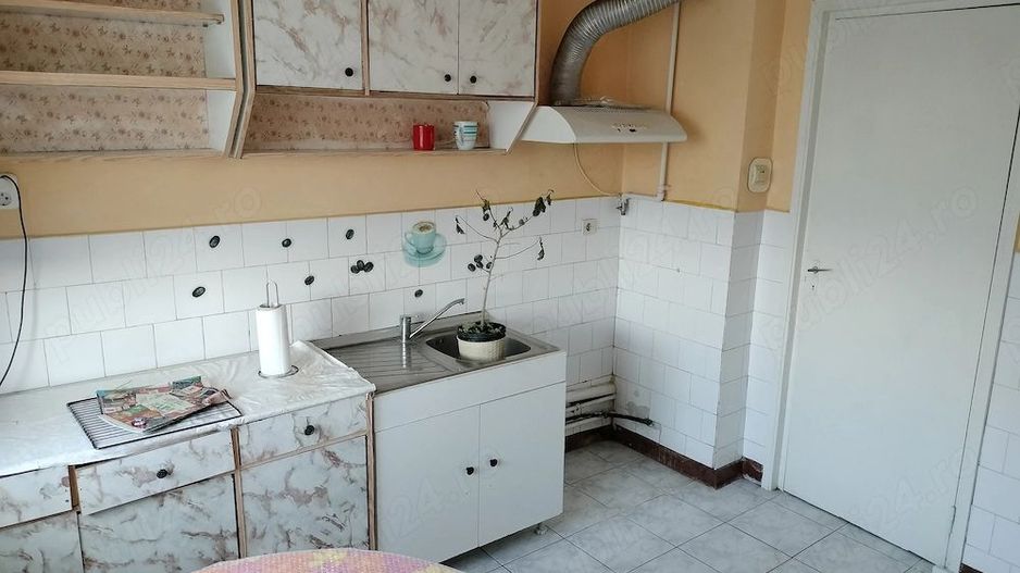 BRASADAS vinde ap 3 cam etaj 4/4 in Micro 16 Brândușa. - Poză 3