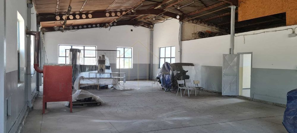 Hala + Teren de Vânzare în Onești - Poză 3