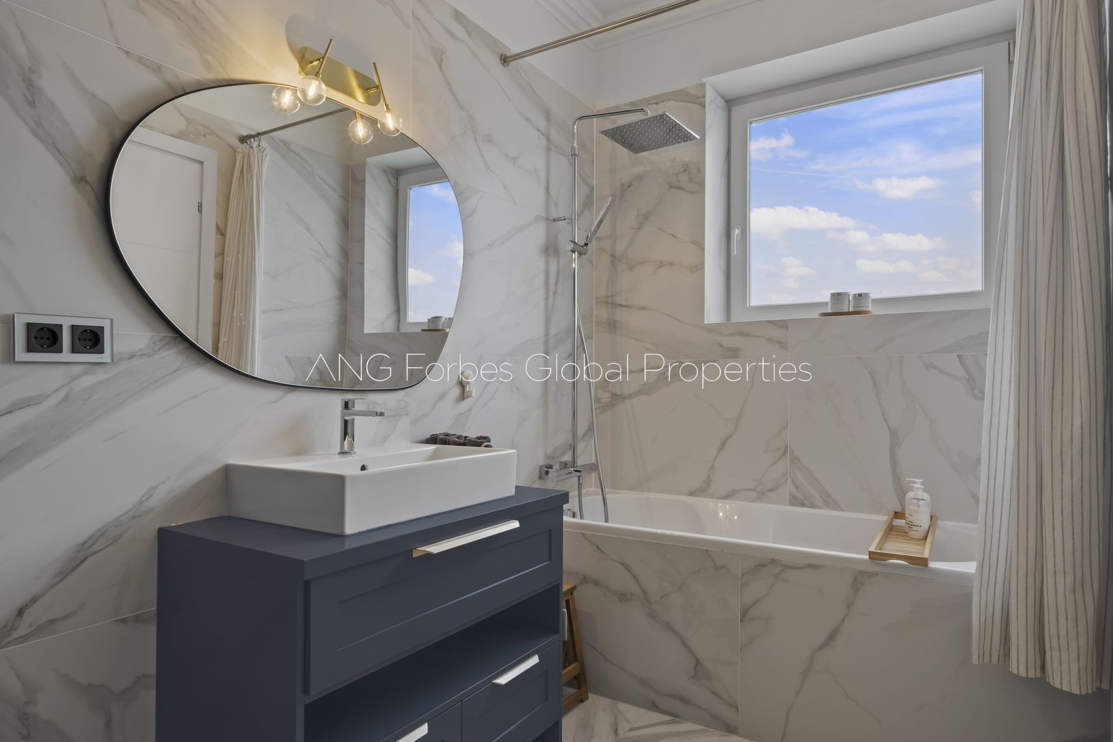 The Panoramic Signature: A Lifestyle Penthouse in Floreasca's Prime Waterfront - Poză 11